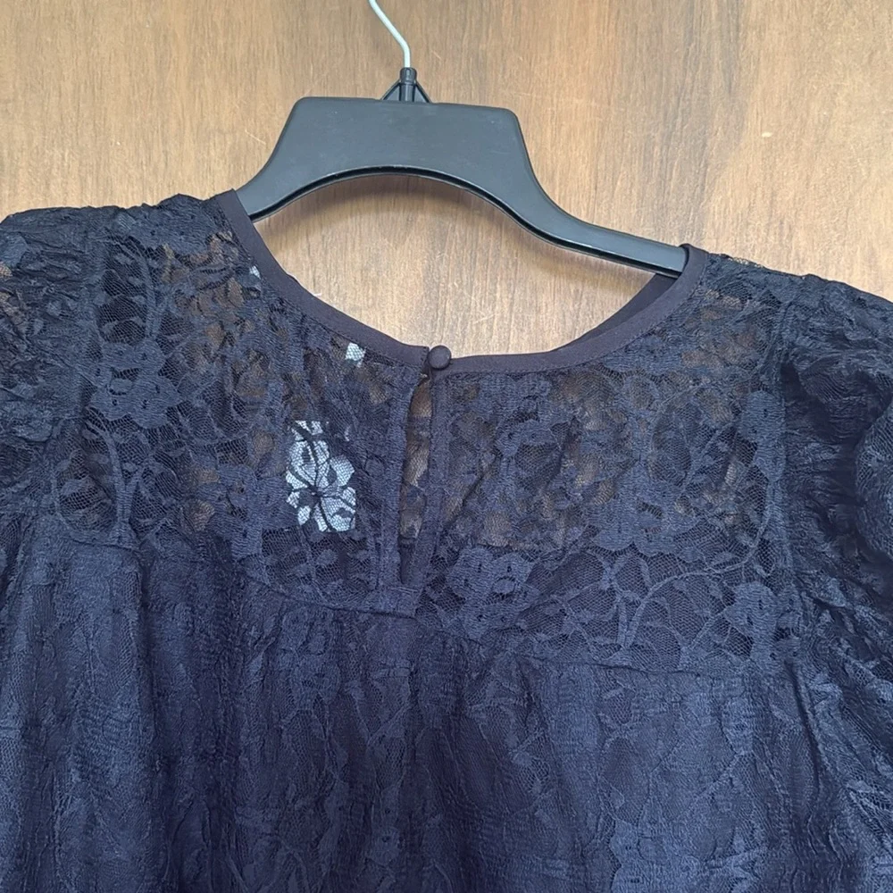 Loft black lace rouched sleeve with some puff sleeve top casual party L